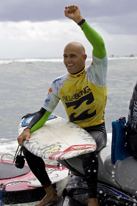 kellyslatermundaka08 Kelly Slater gewinnt seinen neunten Weltmeistertitel beim Billabong Pro Mundaka