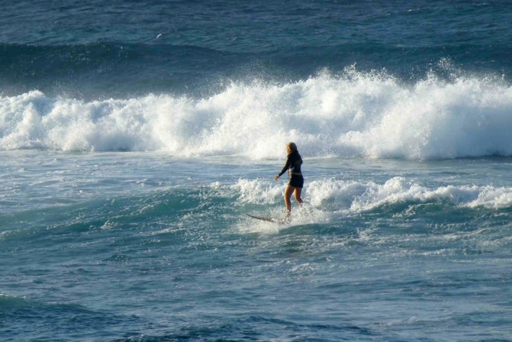 jenny surft wellenreiten maui superflavor