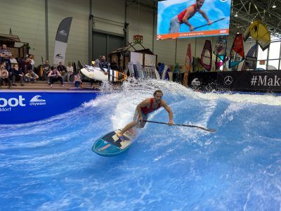 IMG 8200 1 400x300 - Fiona Wylde und Zane Schweitzer siegen bei den boot Düsseldorf SUP Wave Masters 2020